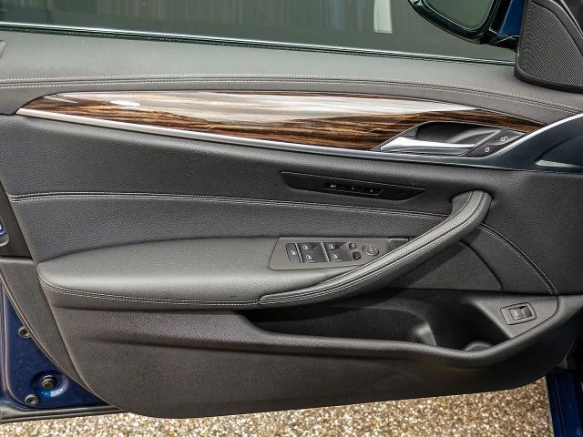 BMW 530 Luxury Line Sedan xDrive