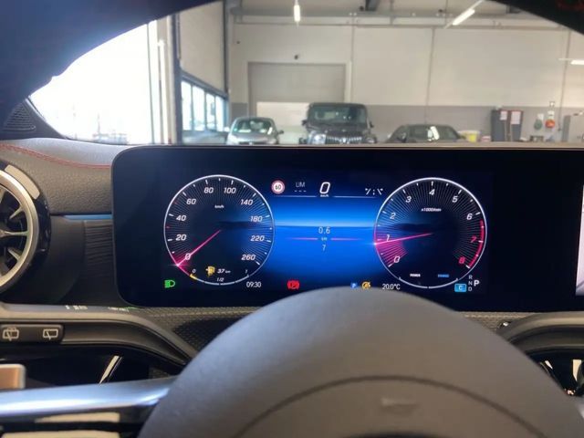 Mercedes-Benz CLA 180 CLA