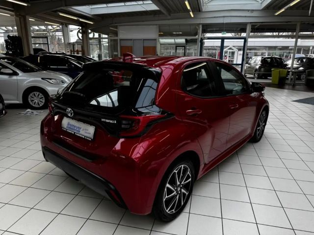 Toyota Yaris Hatchback Hybride Team D