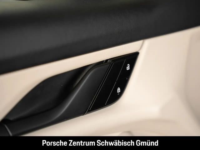 Porsche Taycan Surround-View Luftfederung Panoramadach