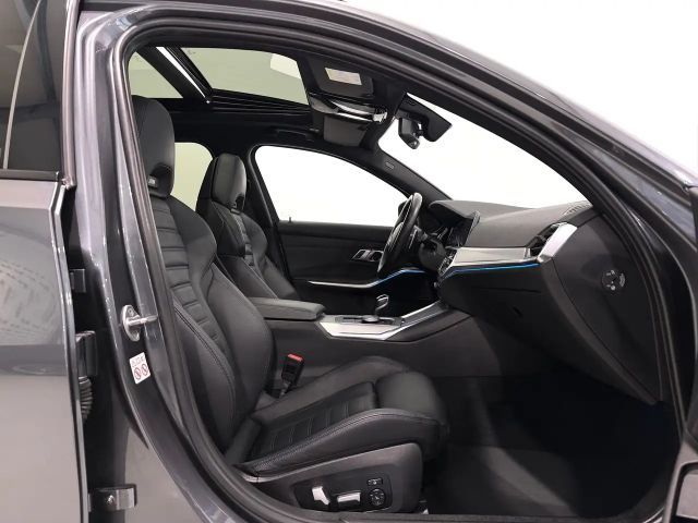 BMW 330 330e M-Sport xDrive