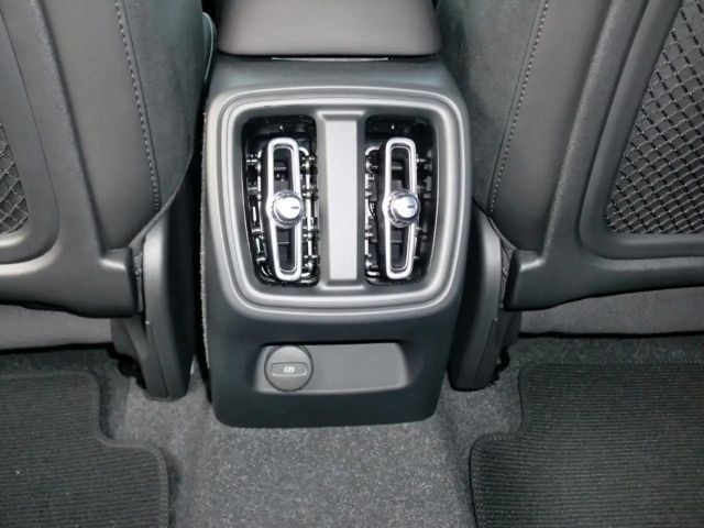 Volvo XC40 Dark Plus