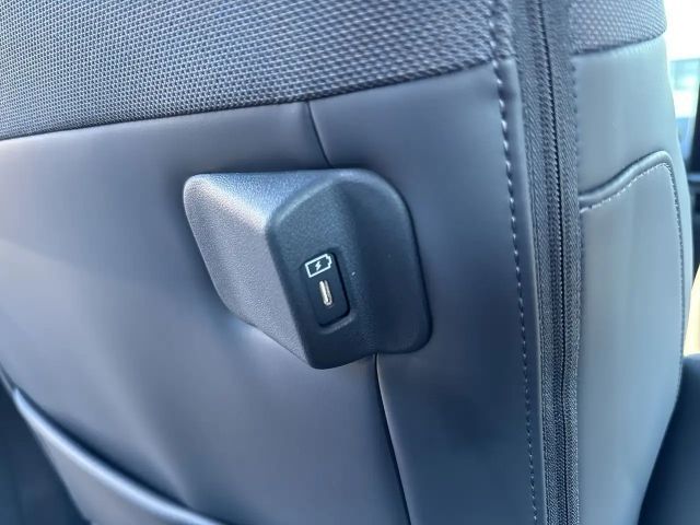 Kia PV5 Passenger Earth Plus