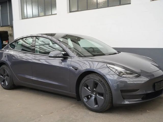 Tesla Model 3 Standard Range