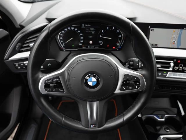 BMW 118 118i Sedan Sport Line