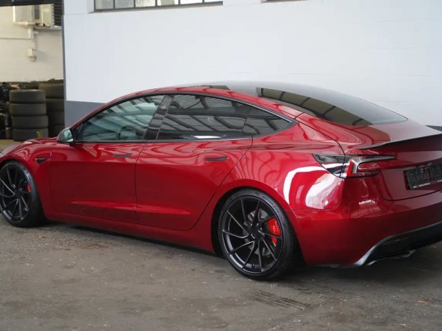 Tesla Model 3 Performance