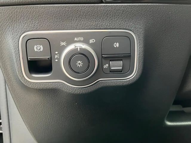 Mercedes-Benz B 200 Sedan Style