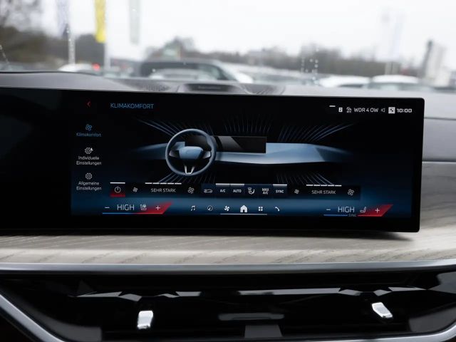 BMW X7 M 60i FACEL. PANO HUD 360° LED STANDHZ B&W