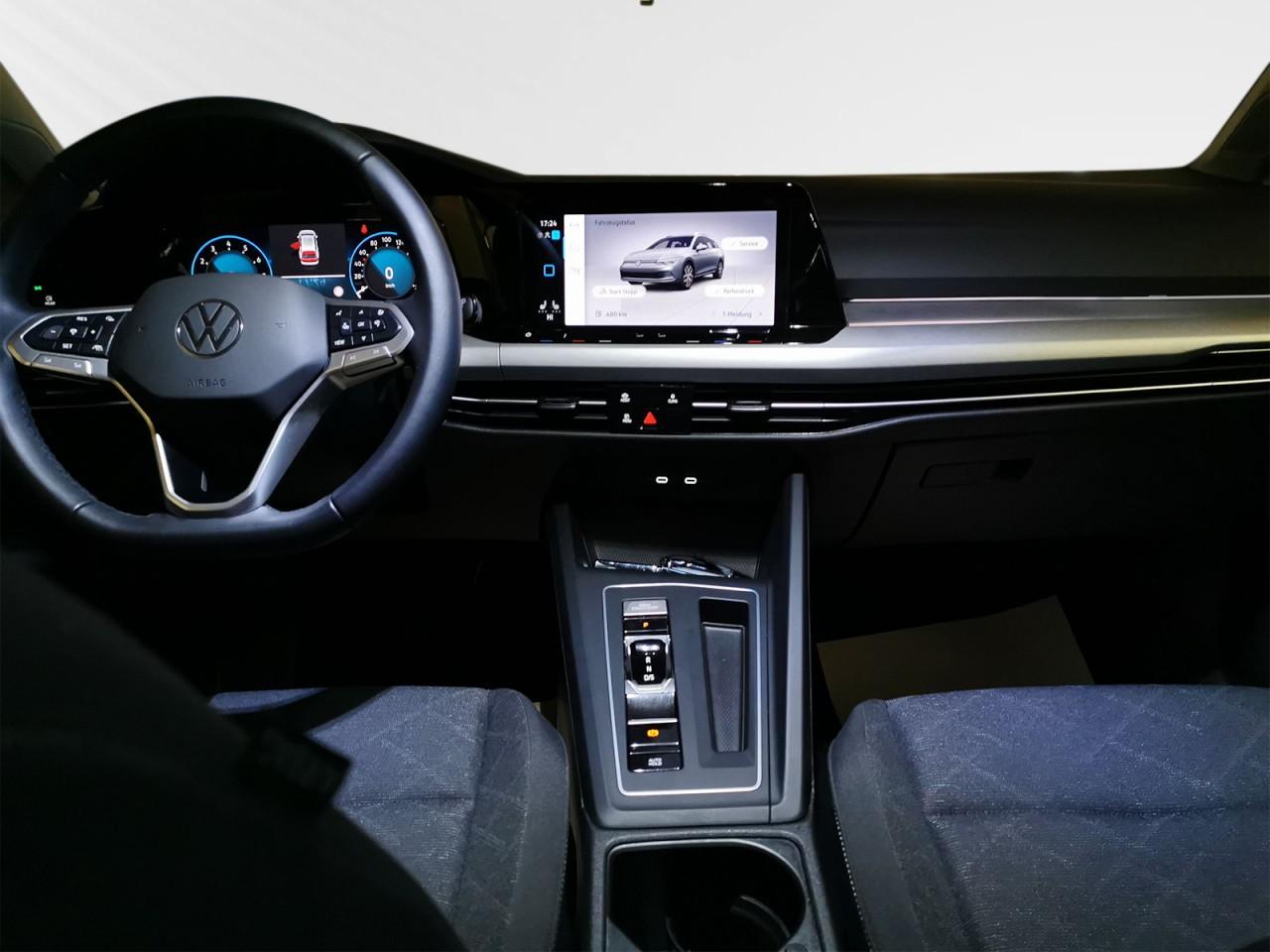 Volkswagen Golf 1.5 eTSI DSG Life Variant