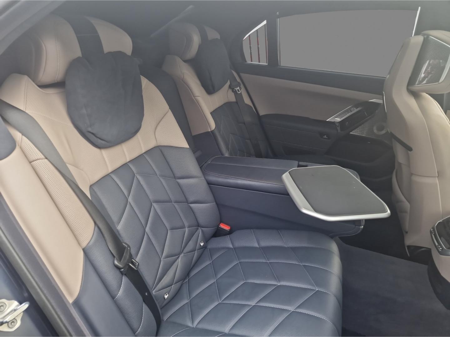 BMW 740 740d M-Sport Sedan xDrive