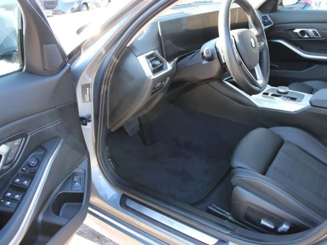 BMW 330 330i Sedan xDrive