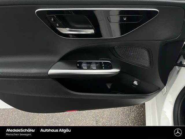 Mercedes-Benz C 180 AVANTGARDE Sedan