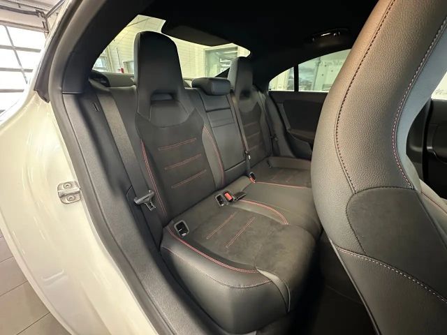 Mercedes-Benz CLA 200 AMG Line Coupé