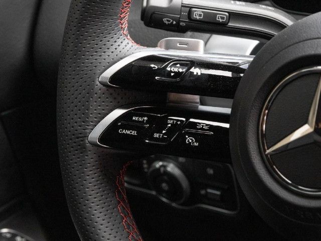 Mercedes-Benz GLB 180 