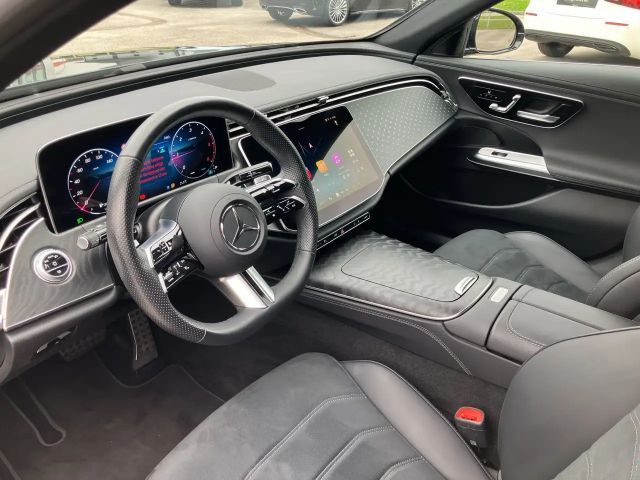 Mercedes-Benz E 220 AMG Line E 220 d Sedan