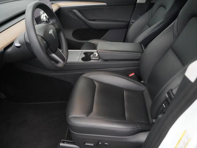 Tesla Model Y AWD Long Range