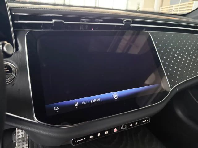 Mercedes-Benz E 300 AMG Line E 300 e