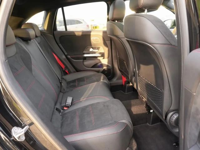 Mercedes-Benz A 35 AMG 4MATIC AMG Line