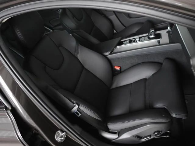 Volvo V60 Cross Country AWD Plus