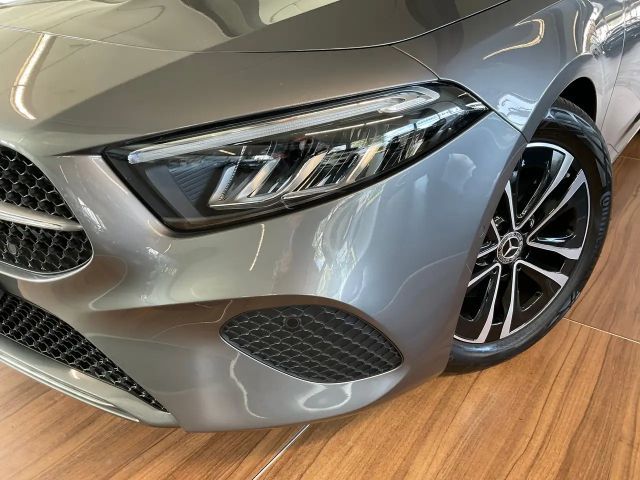 Mercedes-Benz A 180 Hatchback Progressive