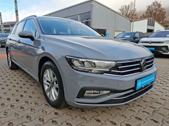 Volkswagen Passat 1.5 TSI Business DSG Variant