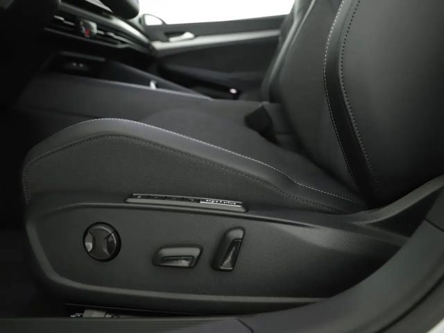 Volkswagen Golf Business DSG Variant