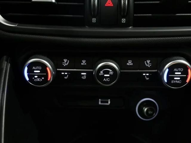 Alfa Romeo Giulia AT8 Q4 Veloce