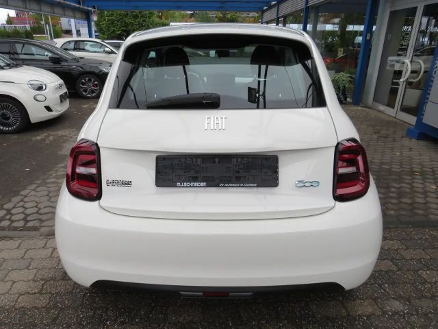 Fiat 500e Basis 42kWh Klimaautomatik DAB Tempomat