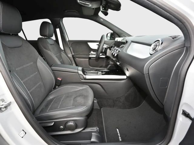 Mercedes-Benz GLA 200 AMG Line