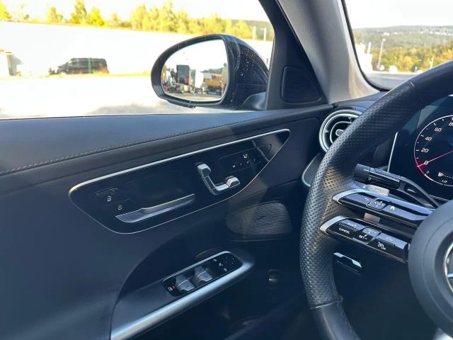 Mercedes-Benz C 200 AMG Line Sedan