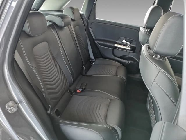 Mercedes-Benz B 180 Progressive Sedan