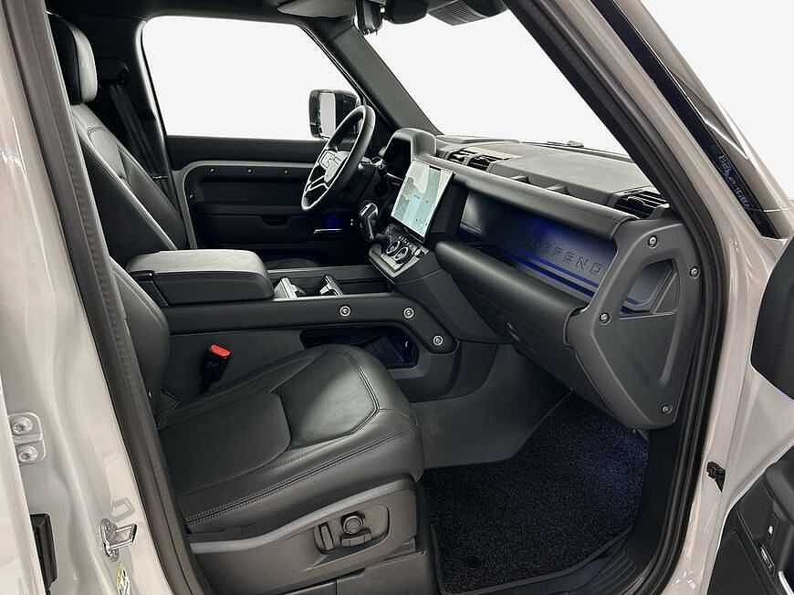 Land Rover Defender 110