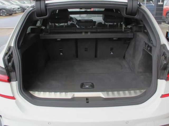BMW 330 330e M-Sport Touring xDrive
