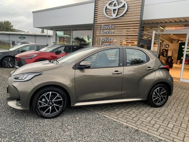 Toyota Yaris Hatchback Team D