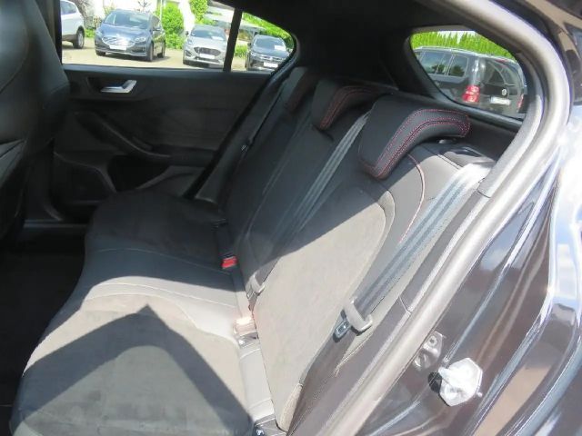 Ford Focus Limited ST Line