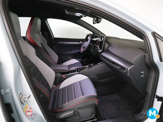 Volkswagen Golf 2.0 TSI DSG