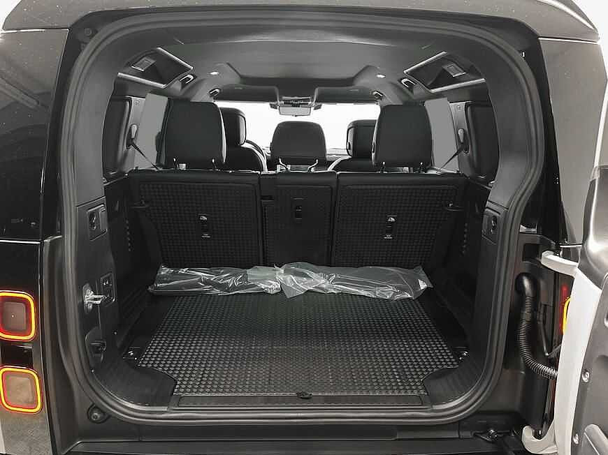 Land Rover Defender 110