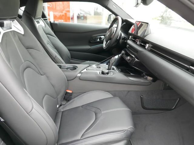 Toyota Supra Dynamic