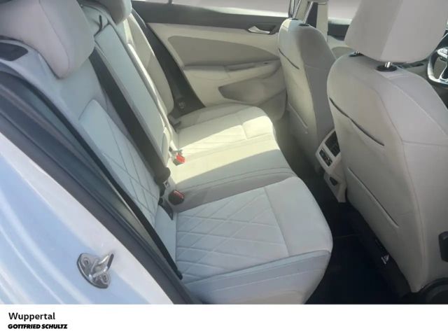 Volkswagen Golf 1.5 eTSI DSG