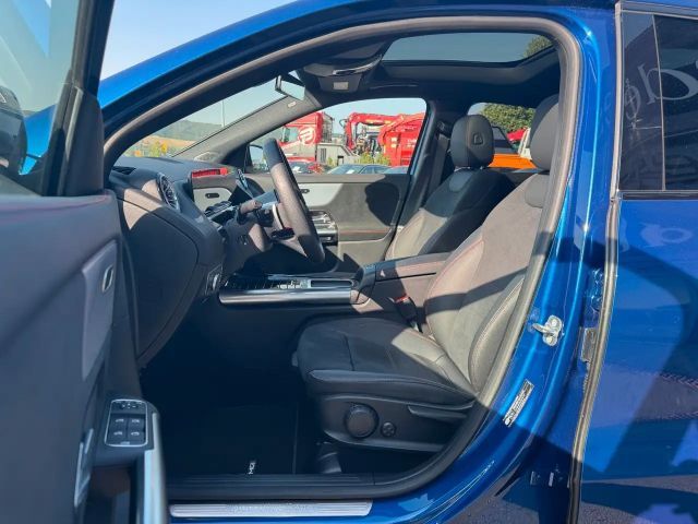 Mercedes-Benz GLA 200 AMG Line