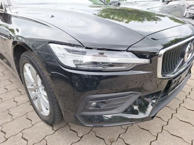 Volvo V60 Momentum