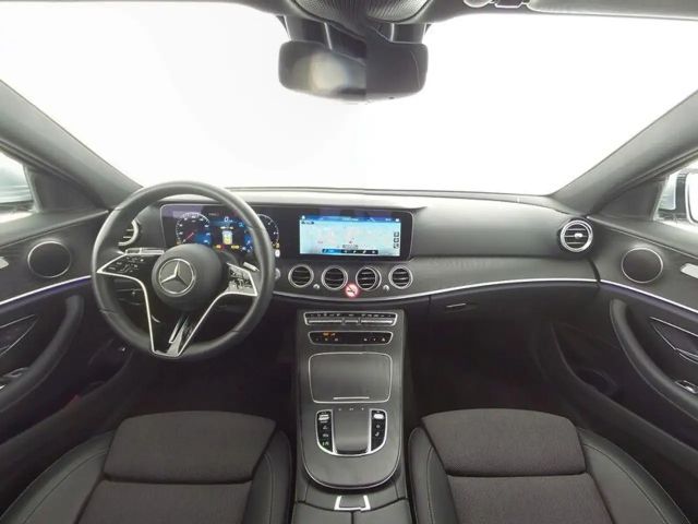 Mercedes-Benz E 200 E 200 d