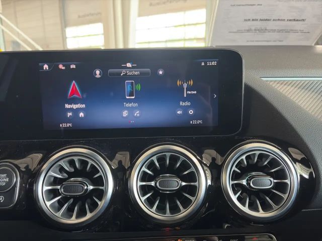 Mercedes-Benz B 200 AMG Line Sedan