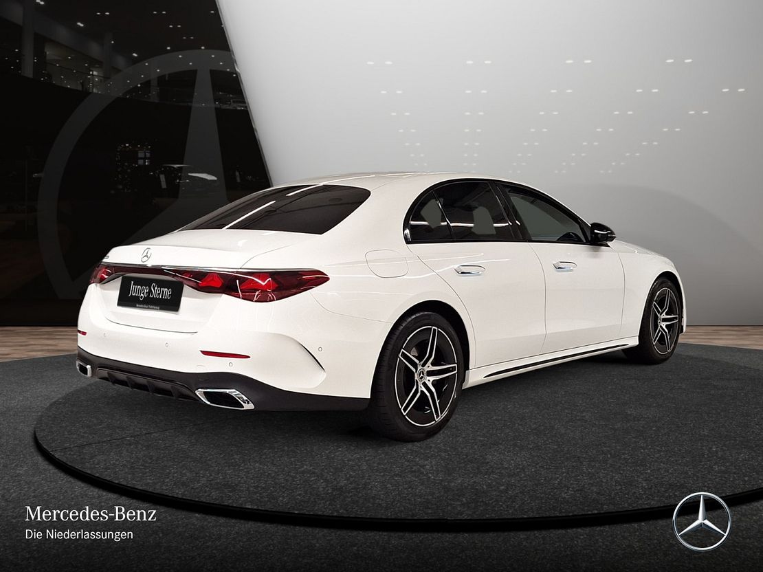 Mercedes-Benz E 200 AMG Line Sedan