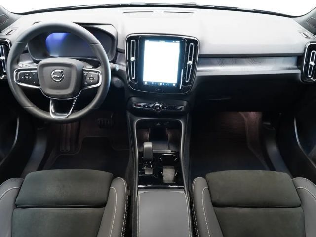 Volvo XC40 Core Recharge