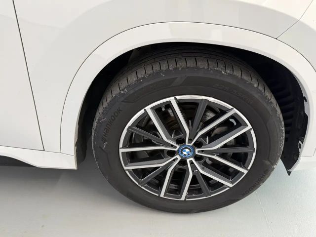 BMW iX1 xDrive30