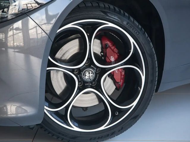 Alfa Romeo Giulia AT8 Q4 Veloce