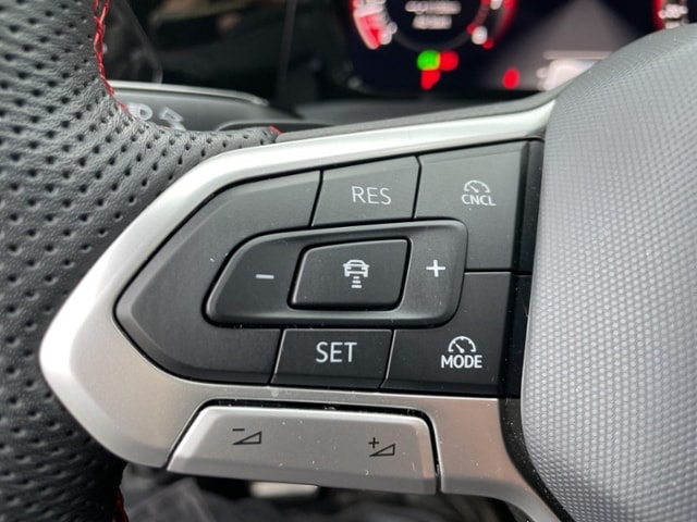 Volkswagen Golf 2.0 TSI DSG Golf VIII