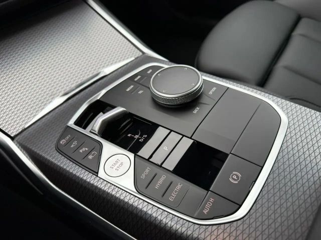 BMW 330 330e M-Sport Sedan xDrive