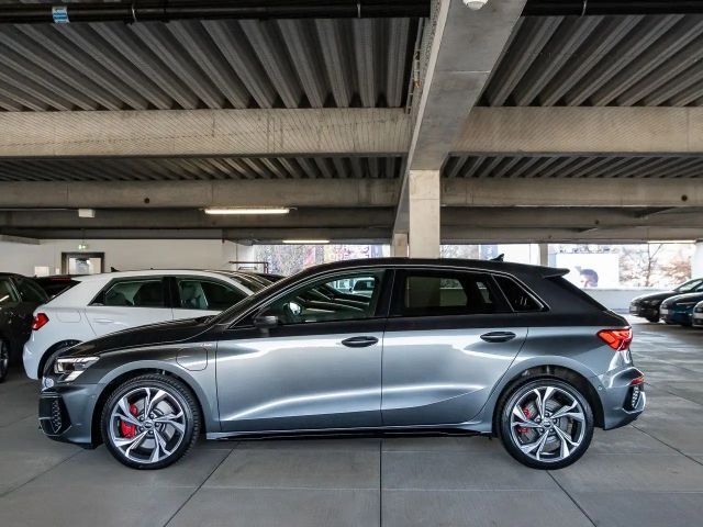 Audi A3 45 TFSI Hybride S-Line Sedan